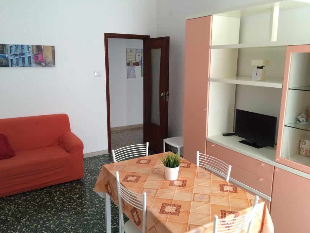 Antonella'S House Apartamento Vasto Quarto foto