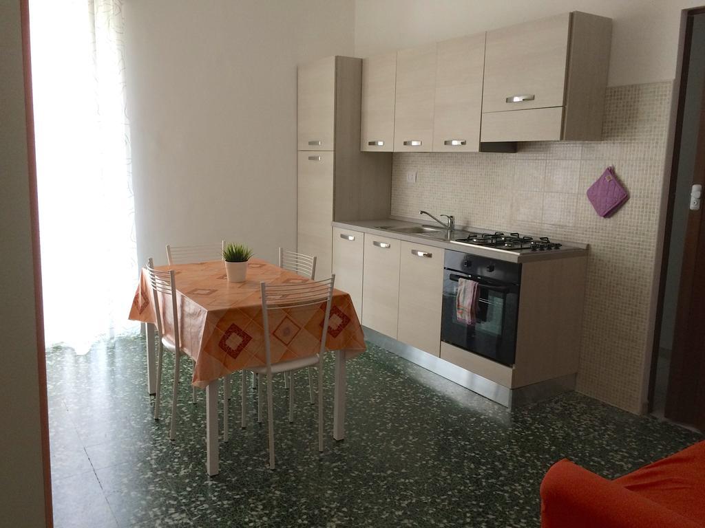 Antonella'S House Apartamento Vasto Quarto foto